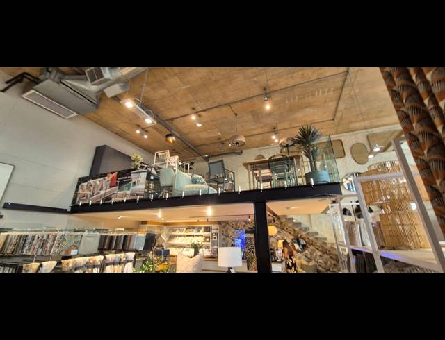 254M² SHOWROOM FOR SALE IN UMHLANGA CENTRAL